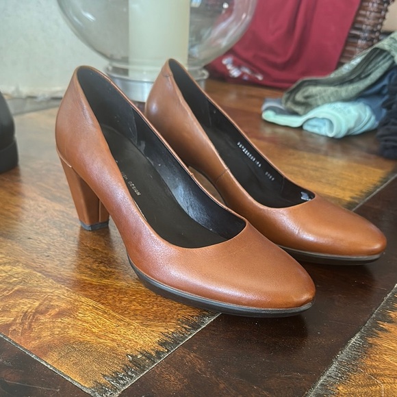 Ecco tan comfortable heels  size 36 so US 5 1/2. - Picture 1 of 6